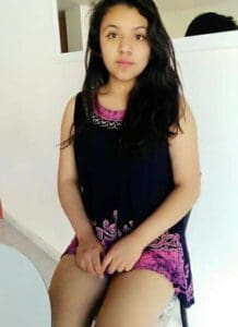 Terrible morrita depravada enseñando todo - Videos Colegialas