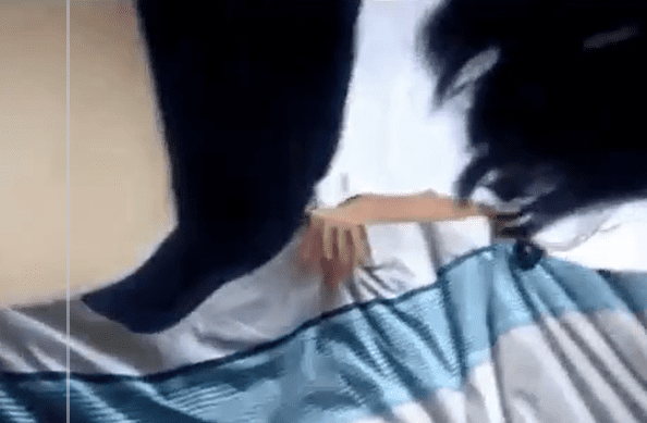 colegiala peruana entregando su culo a cuatro patas…imperdible