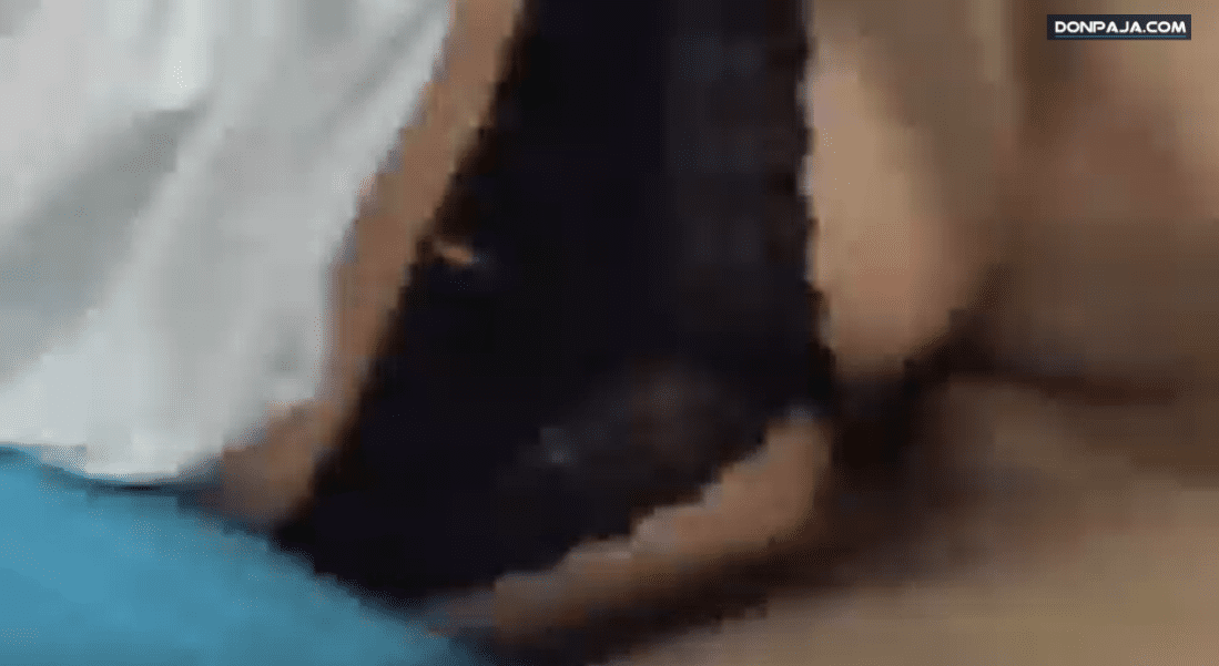 deliciosa jovencita nalgona le hacen el calzon de lado y se la cogen rico
