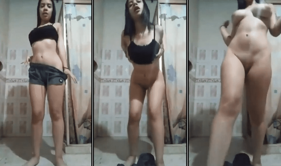 que increible tetas tiene esta jovencita cachonda que se desnuda completita