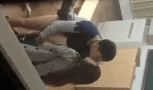 cogiendo a una chibola peruana en el salon