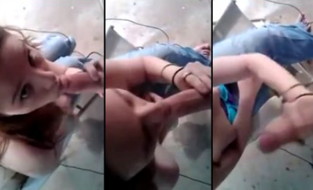colegiala mamando en el salon de clases a escondidas