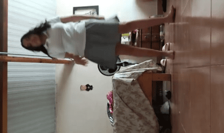 Que ricas tetas tiene la colegiala recien depilada