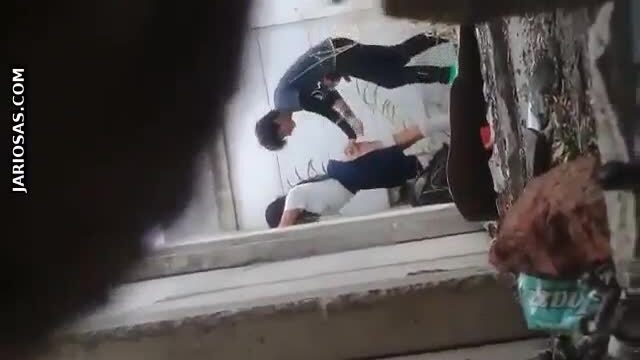 no se le para al pendejo y la colegiala quiere mucha polla