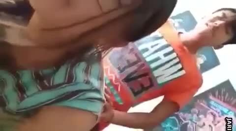colegiala flaquita le encanta coger de perrito
