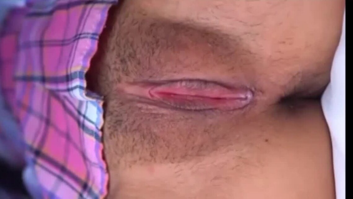 la colegiala enseñando lo apretada que es su panochita